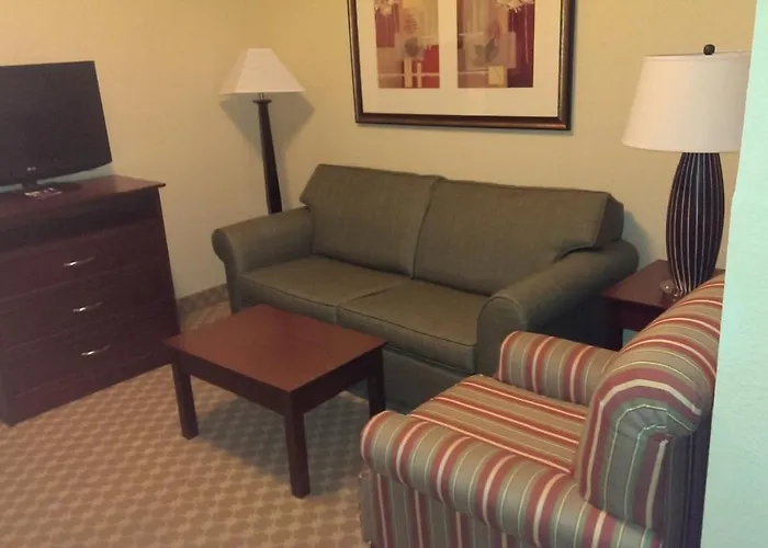 Hotel Country & By Radisson, Tulsa, Ok